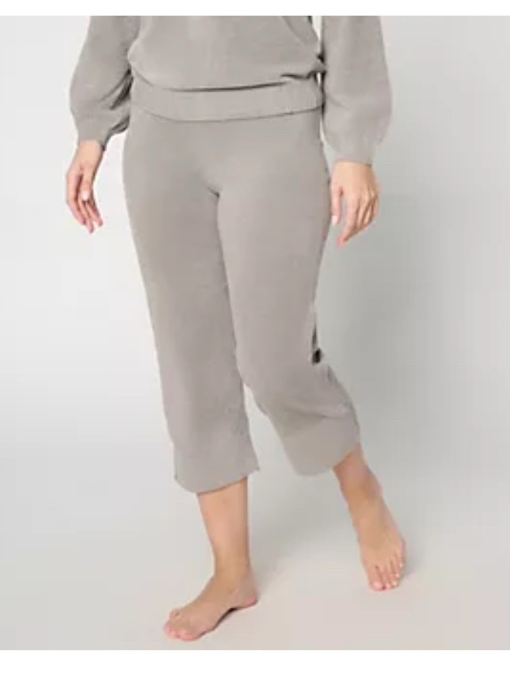 Barefoot Dreams Cozy Chic Lite Cropped Lounge Pants in Light gray. Size Small